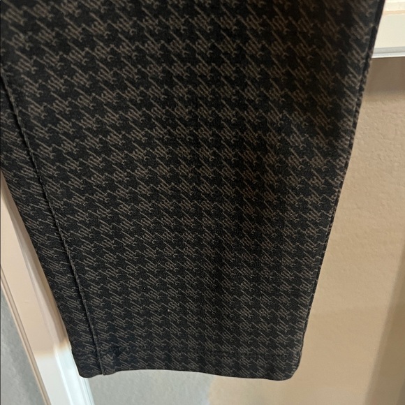 Liverpool Black Textured Leggings - Picture 2 of 10